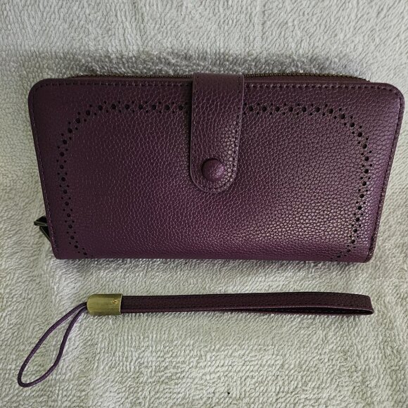 NWOT Purple Card Wallet.. Hilda 30+ Cards!!! - Picture 1 of 14